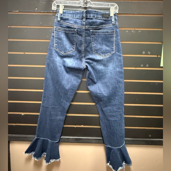 Blank NYC Women’s “Fancy That Flare” Fray Hem Jeans Dark Wash Stretch Size 27 - Picture 3 of 3